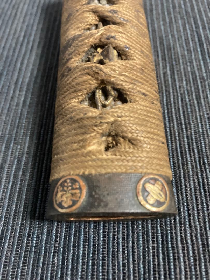 刀装具　殿中差し柄前　古金工目貫　赤銅無地鍔　(江戸時代)