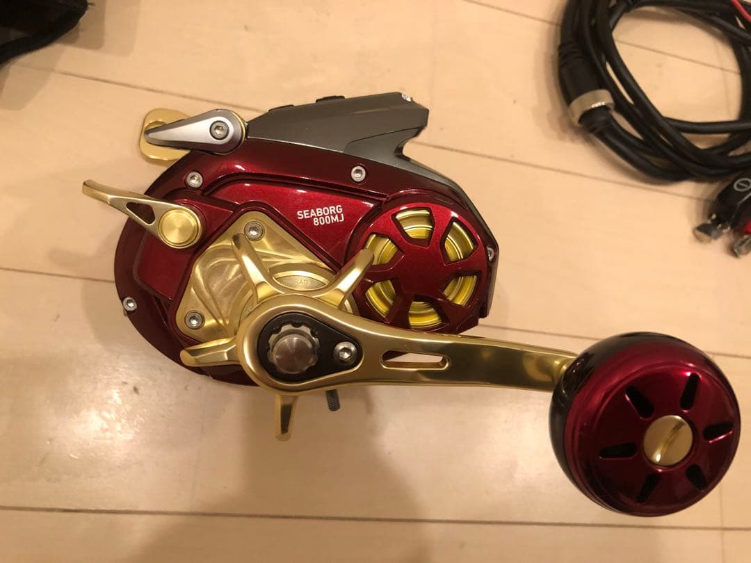 【専用】ダイワDaiwa 電動リール SEABORG800MJ