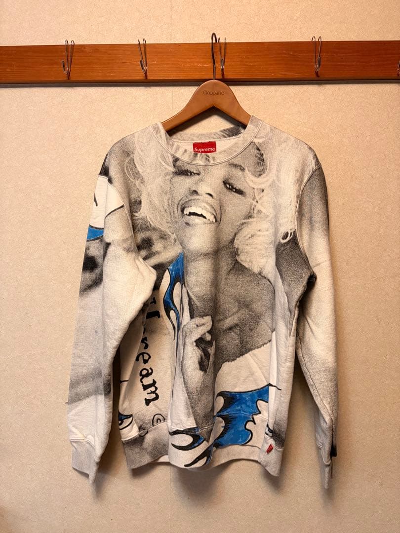 トップス Supreme Naomi