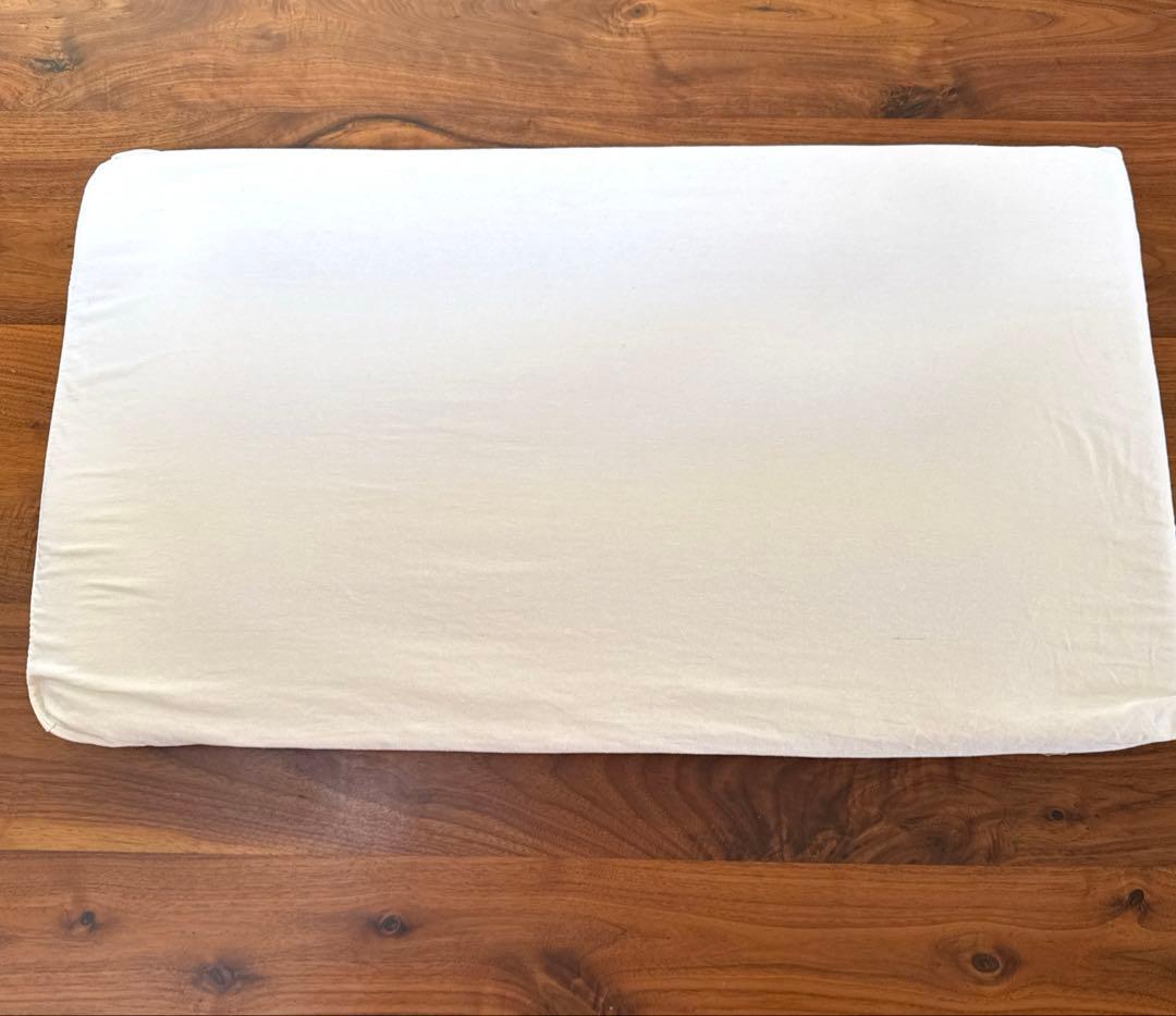 リリワゴン　木製ベビーベッド キャスター付き メッシュデザイン　ホワイト