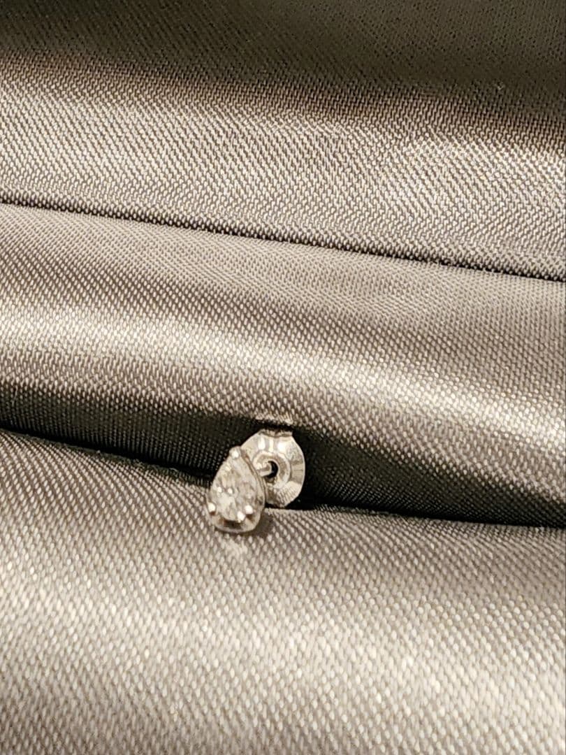 ヴァンドーム青山　プラチナ×ペアシェイプカットダイヤモンドピアス(片耳用)