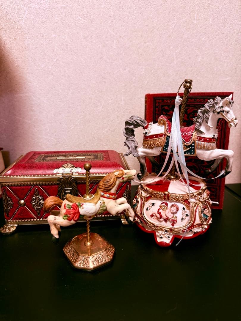 フランス　アンティーク　缶　メリーゴーランド　カルーセル　洋書　置物　本　貯金箱