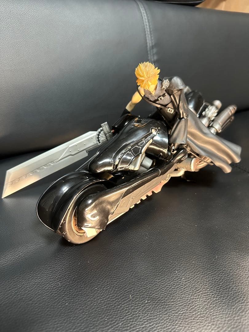 クラウド　フィギュア　FINAL FANTASY VII  クラウド＆フェンリル