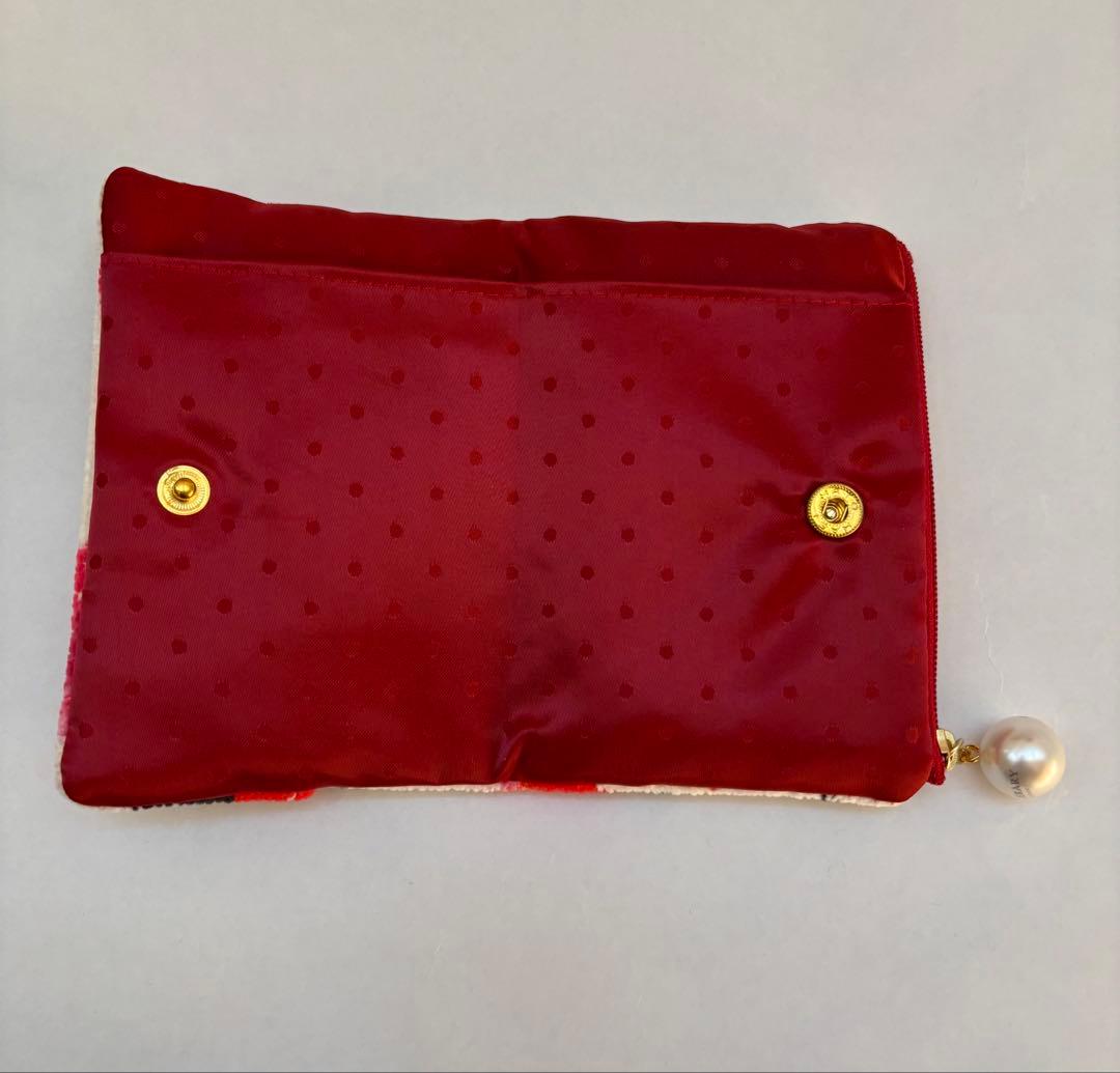 イチゴフェイラーハンカチとマスクポーチ