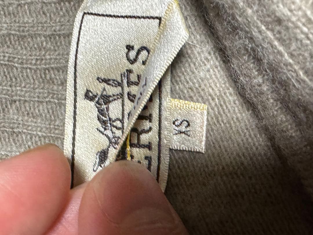 HERMES ベージュ ハイネック ジップアップセーター