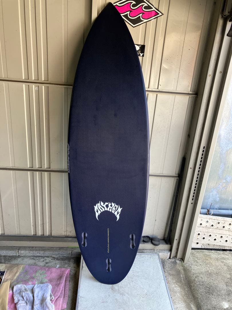 送料込　美品ロストカーボンボード　サブドライバー2.0 5.9 28リットル