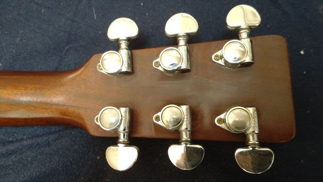 Martin D18ギター ハードケース付き