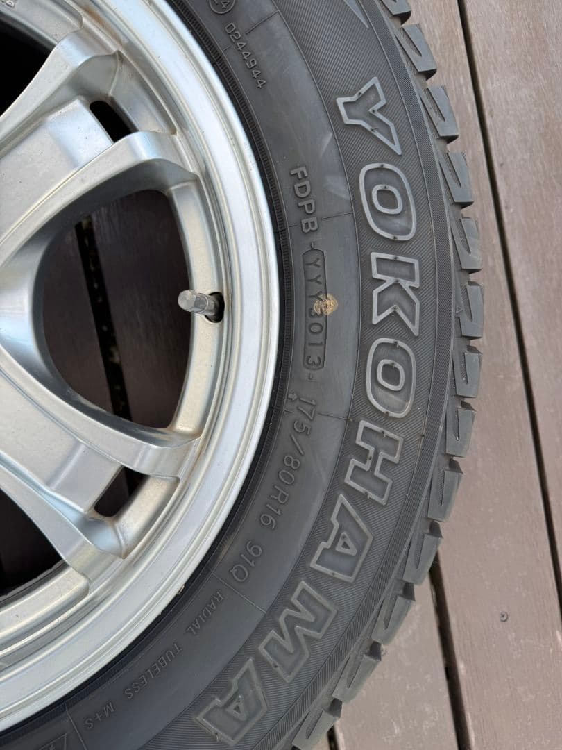 ジムニーYOKOHAMA　スタッドレスタイヤホイールセット175/80R16