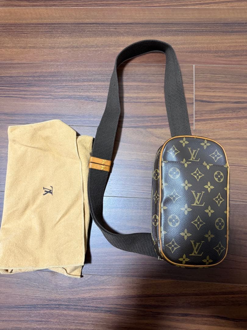 ルイヴィトン　ポシェットガンジュ