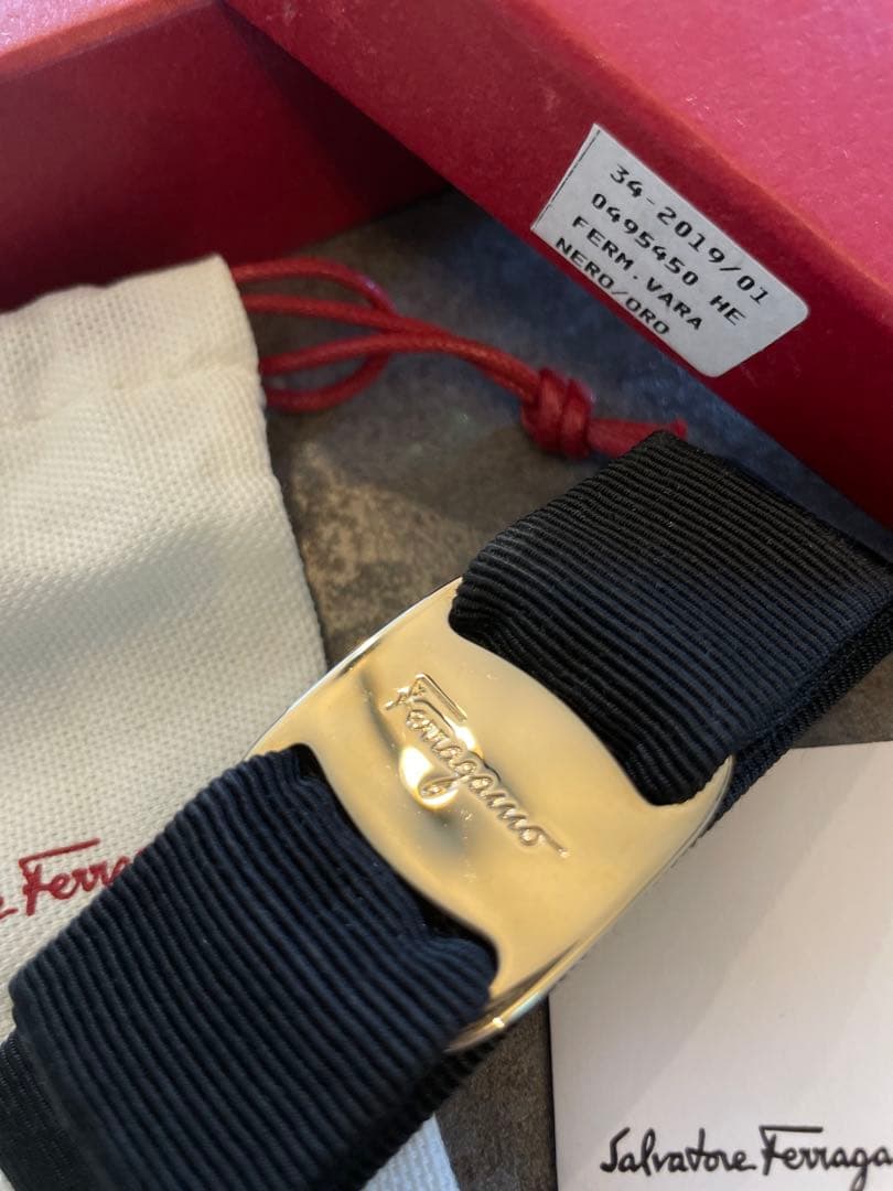 Salvatore Ferragamo 黒 リボン ヘアアクセサリー　バレッタ