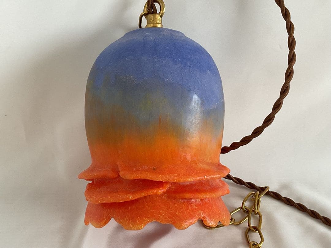 夏の茜空「パート・ド・ヴェールシェード」の花型ランプ