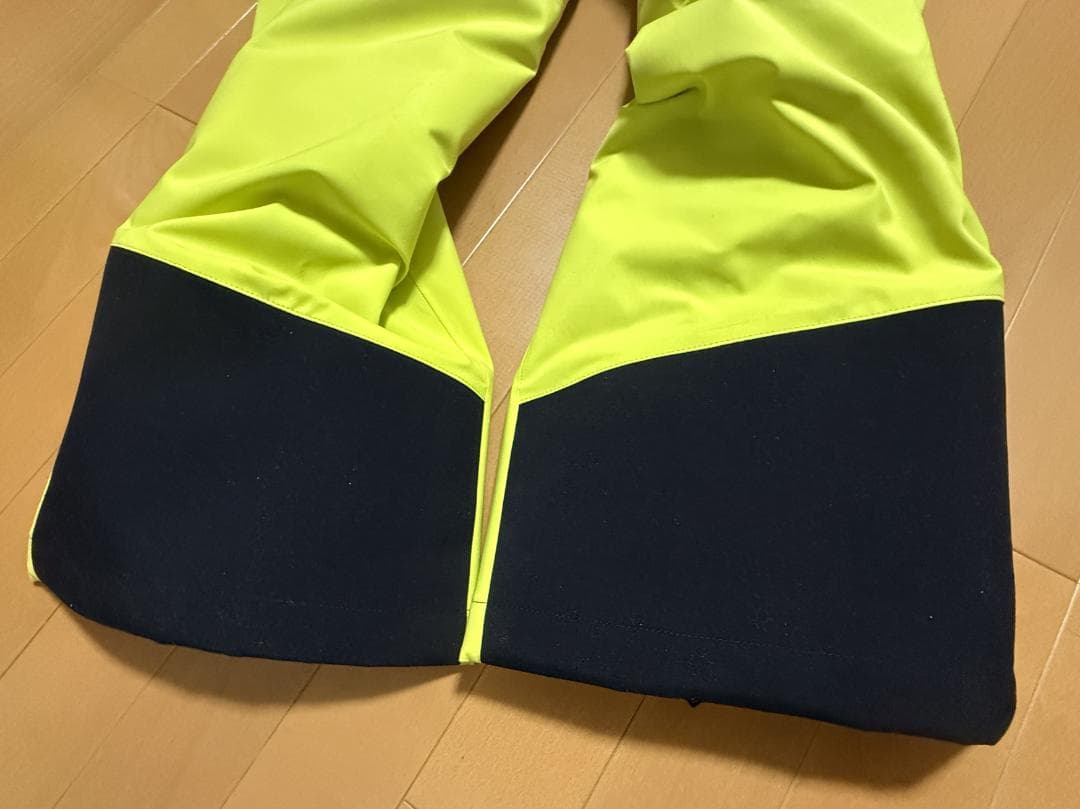 美品 デサント スキーウエアー ジャケット ＆ ビブ パンツ DESCENTE