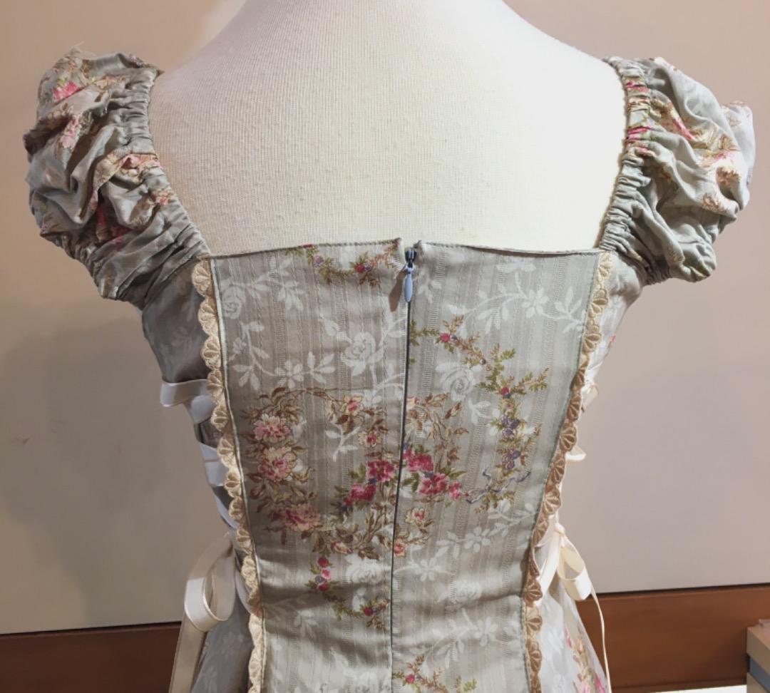 ○juliette et justine バラの花束のローブ ワンピース