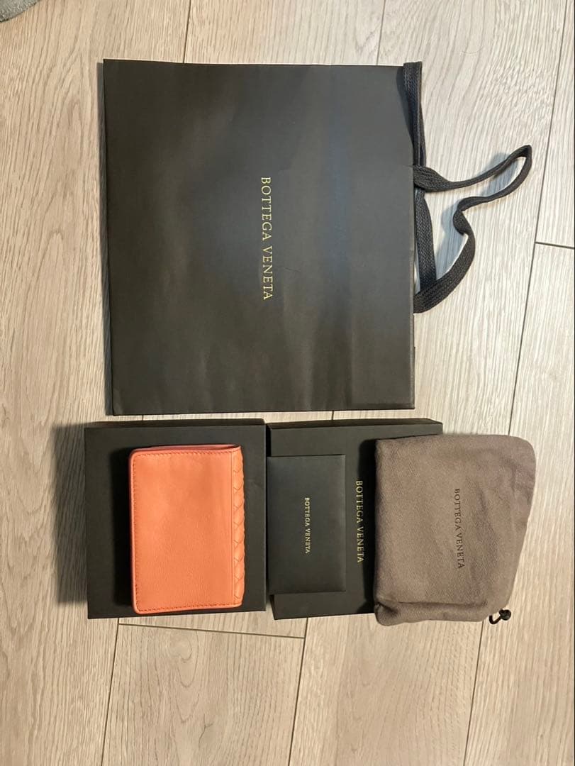 未使用Bottega Veneta オレンジ 二つ折り名刺入れ