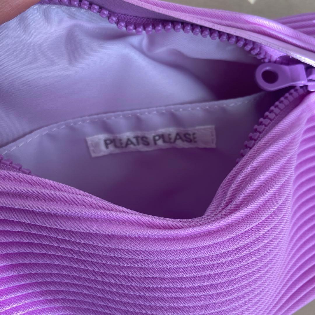 イッセイミヤケ　プリーツプリーズ　ボディバッグ