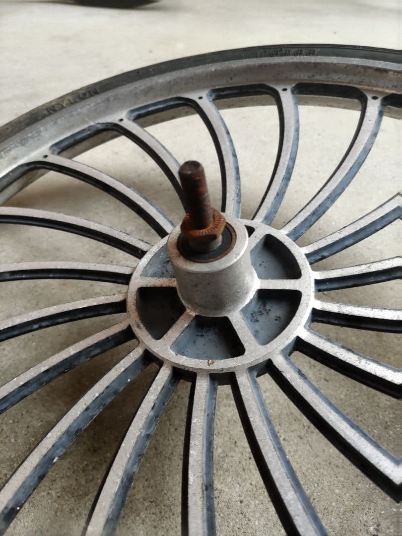 20インチ ホイール