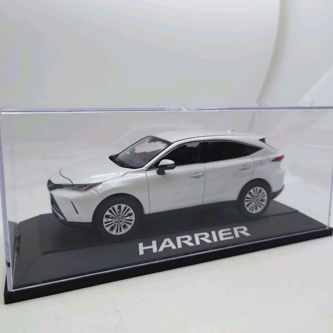 新型ハリアー　 ミニカー ホワイトパールクリスタルシャイン