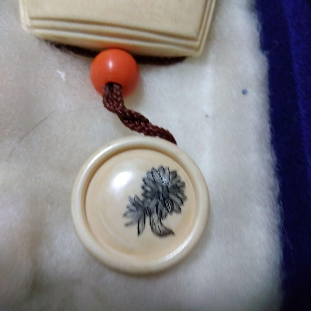 【値下げ】印籠　饅頭根付　珊瑚緒締　花鳥図　天然素材　上桐箱＆保護布付