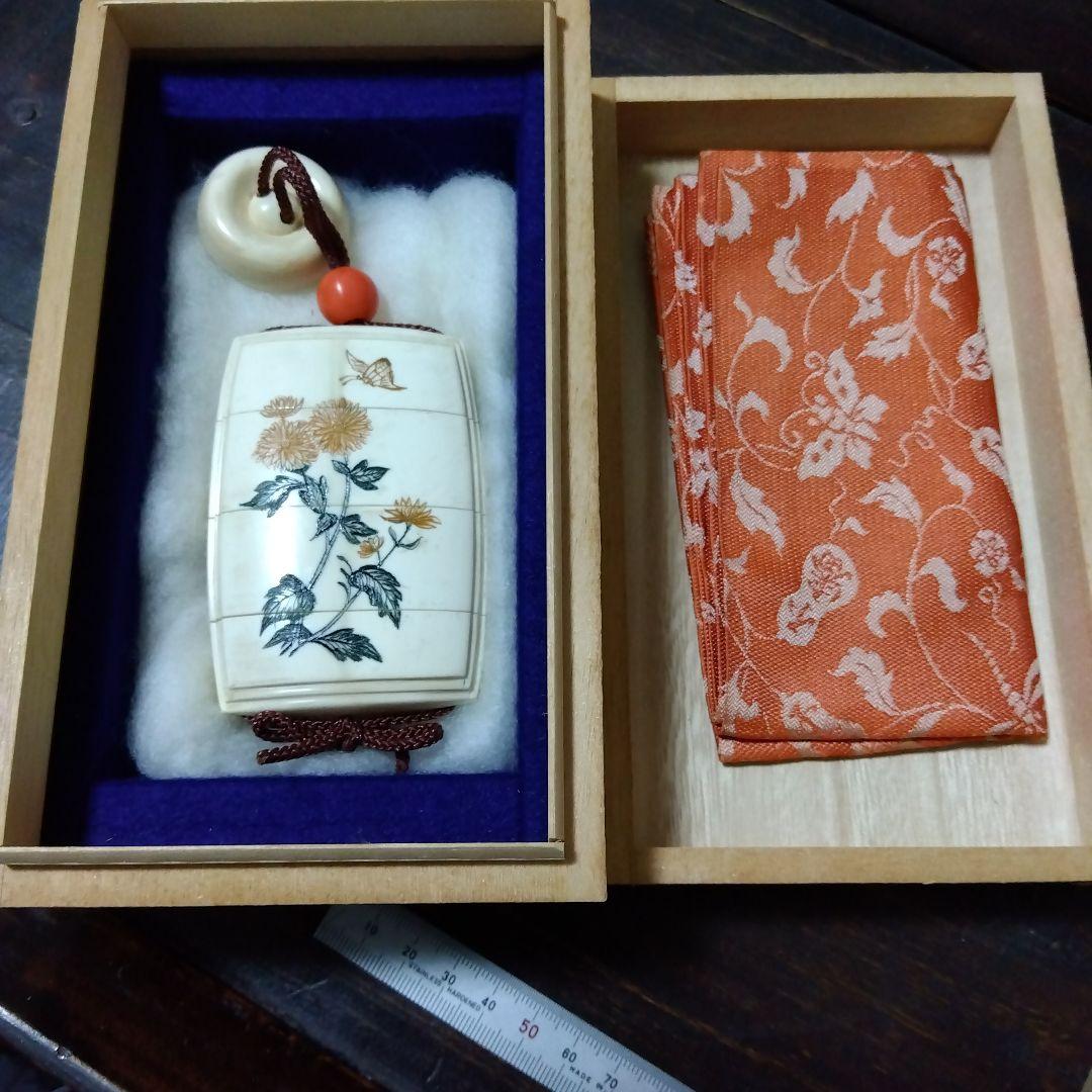 【値下げ】印籠　饅頭根付　珊瑚緒締　花鳥図　天然素材　上桐箱＆保護布付