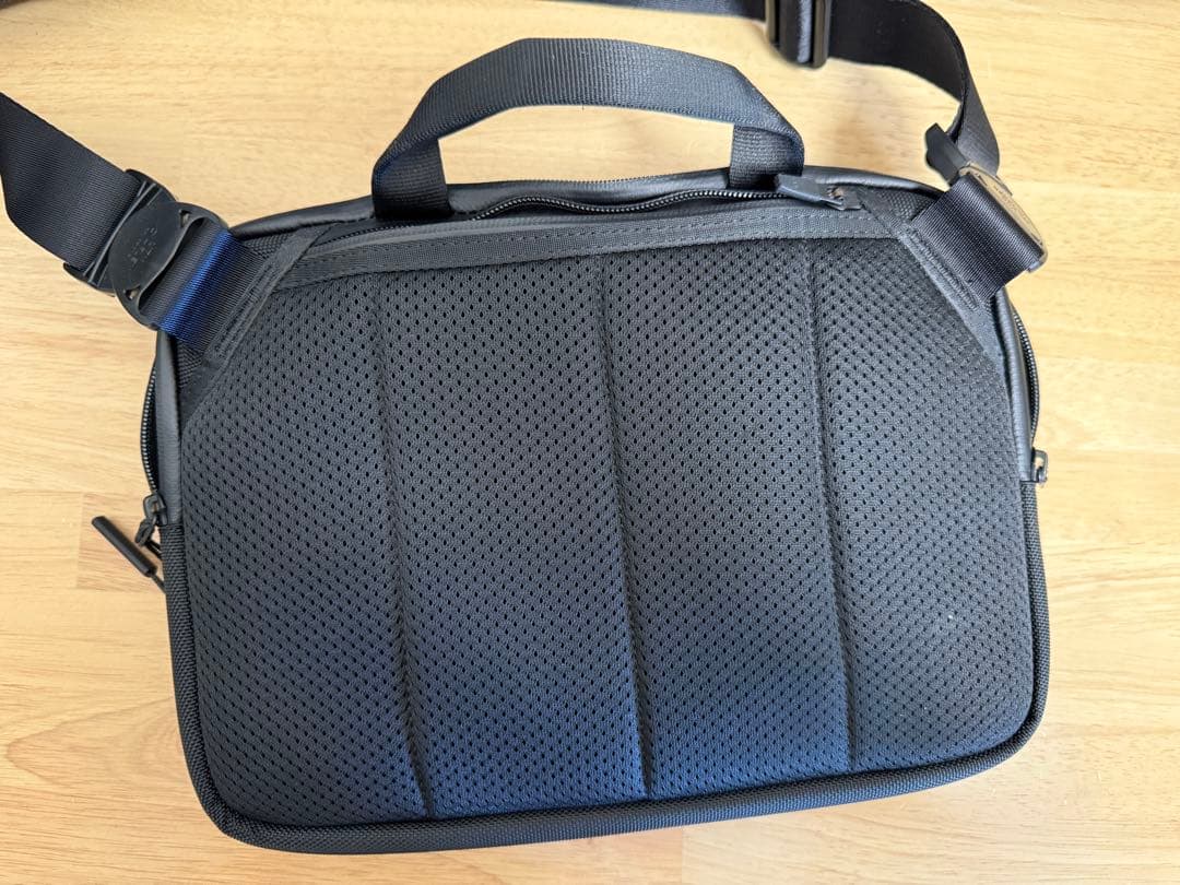 バッグ THE TOKYO TECHPACK SLING