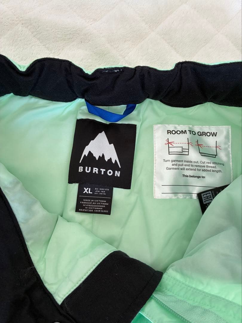 ★burtonキッズスノボード・スキーウェア上下セット★