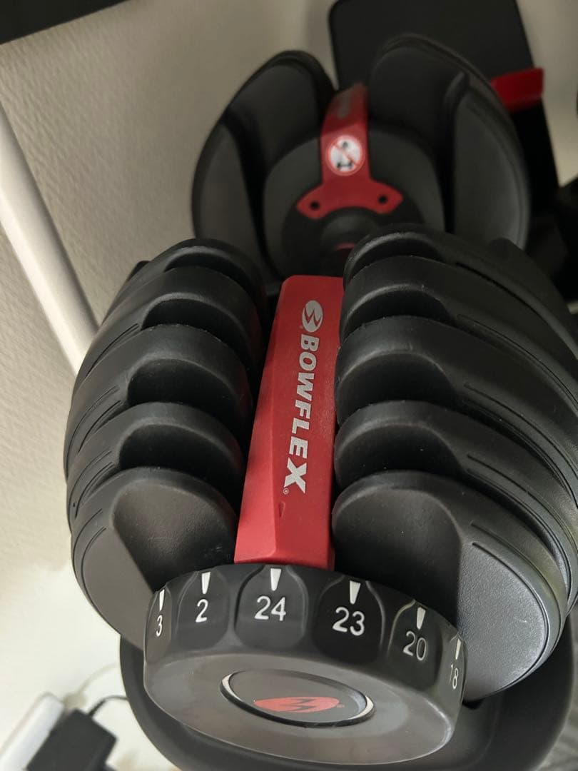 BOWFLEX 可変式ダンベル2個　専用ダンベル台付