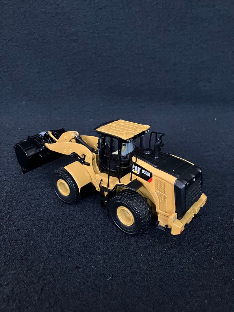 CAT 950M Wheel Loader 1:50 スケール