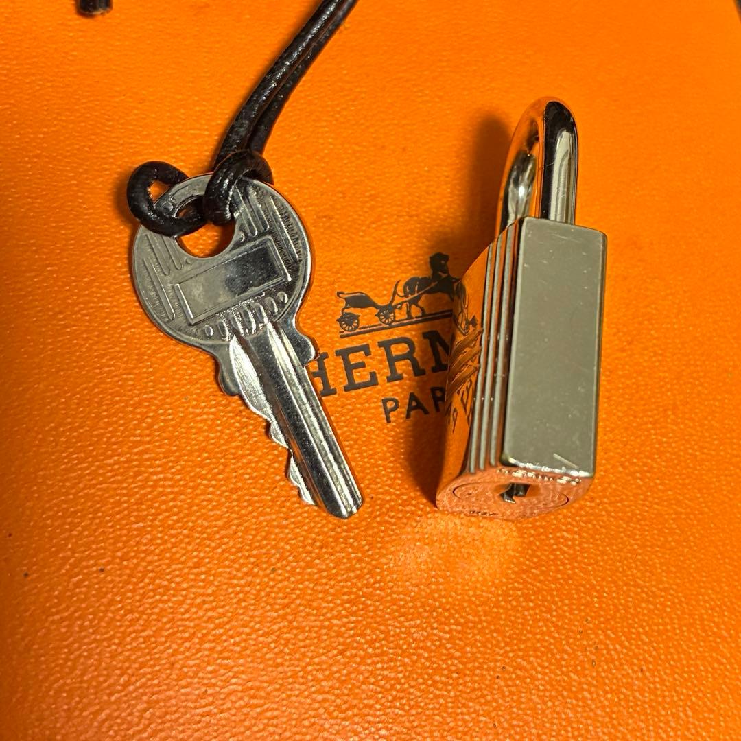 エルメス シルバー　カデナ　南京錠　パドロック　鍵　キー　NO107