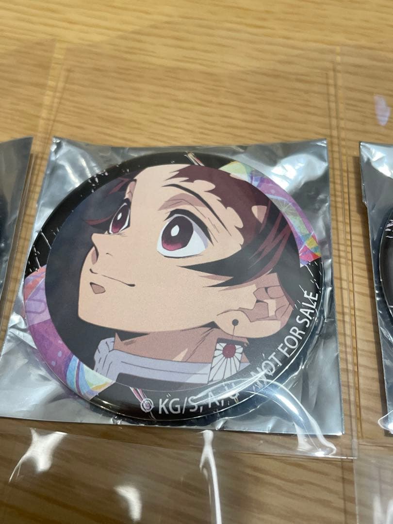 【新品】鬼滅の刃 柿安 弁当 缶バッチ カナヲ 伊之助 禰豆子 炭治郎 玄弥