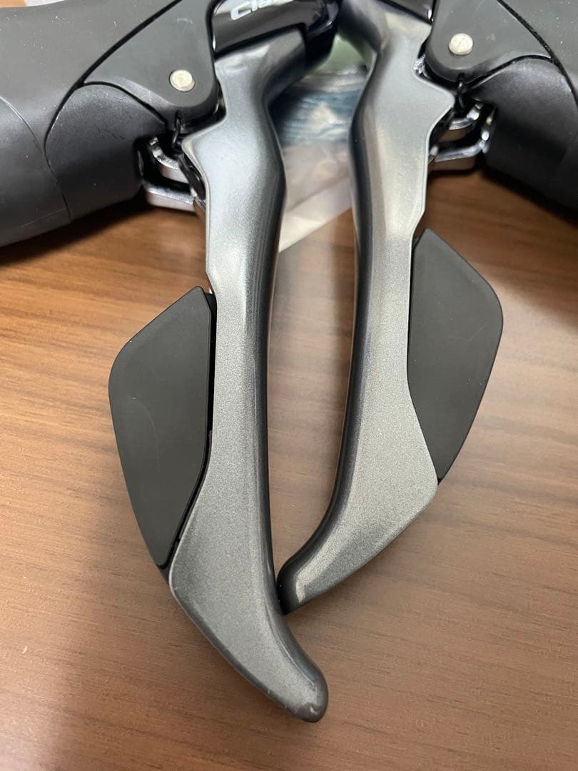 【新品未使用】Shimano Claris R2000 STIレバー