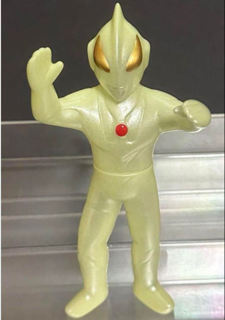 【激レア】ブルマァクソフビ　ニセウルトラマン　畜光ver. 入手困難