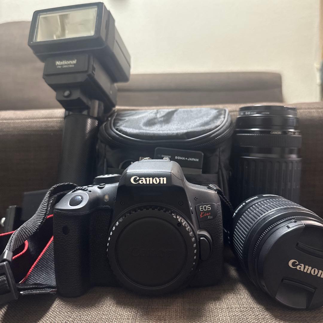 Canon EOS Kiss X8i 一眼レフ ダブルレンズ ストロボセット