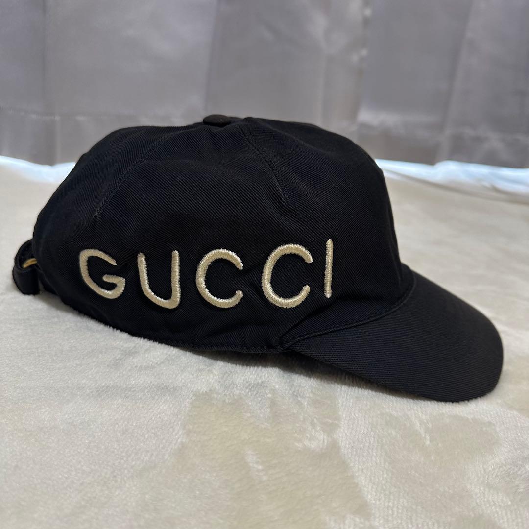 GUCCI ブラックキャップ LOVED刺繍 L59 ベースボールキャップ 帽子