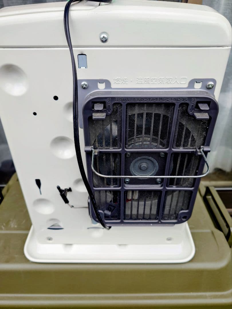 １番小さいタイプのダイニチ石油ブルーヒーター