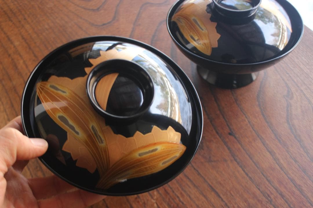 上質黒漆に極上蘭蒔絵の映える大椀2点（検輪島塗蒔絵椀雑煮椀煮物椀