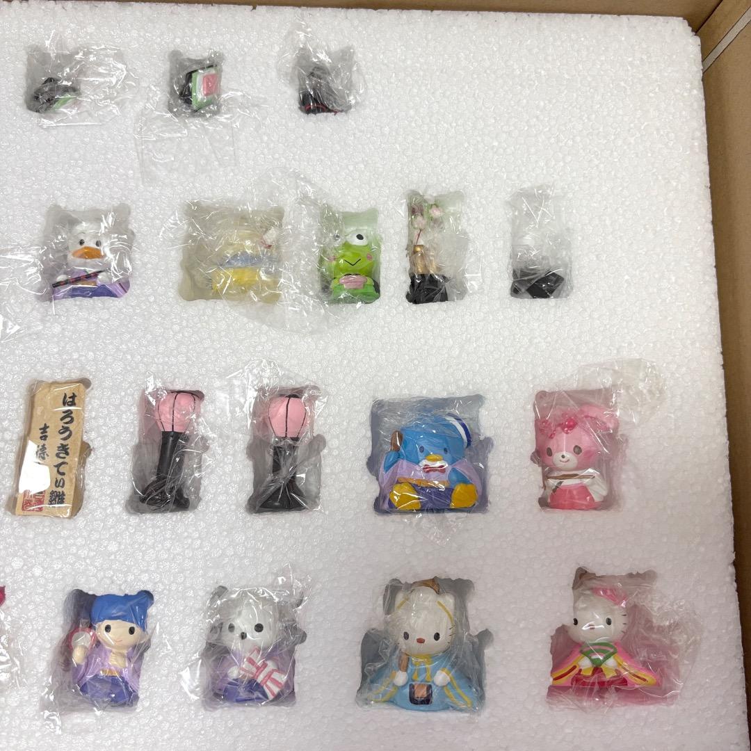 【未使用】吉徳 ハローキティ段飾り（サンリオキャラクターズ）ひな人形セット