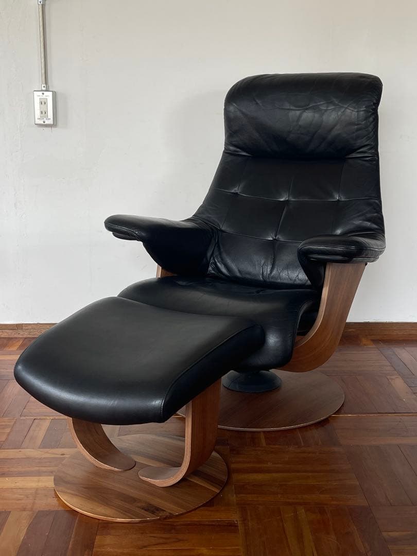 カリモク THE FIRST ザファースト リクライニング チェア ブラック