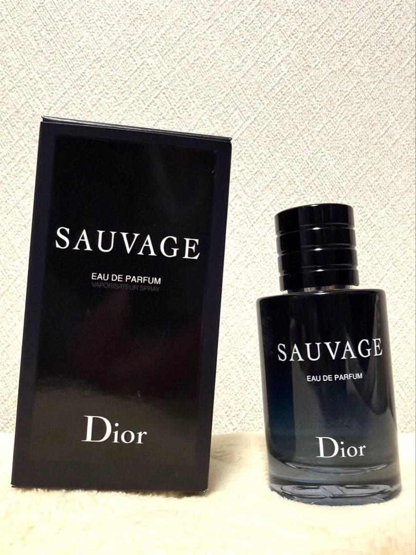 Dior SAUVAGE Eau de Parfum ギフトバッグ付き