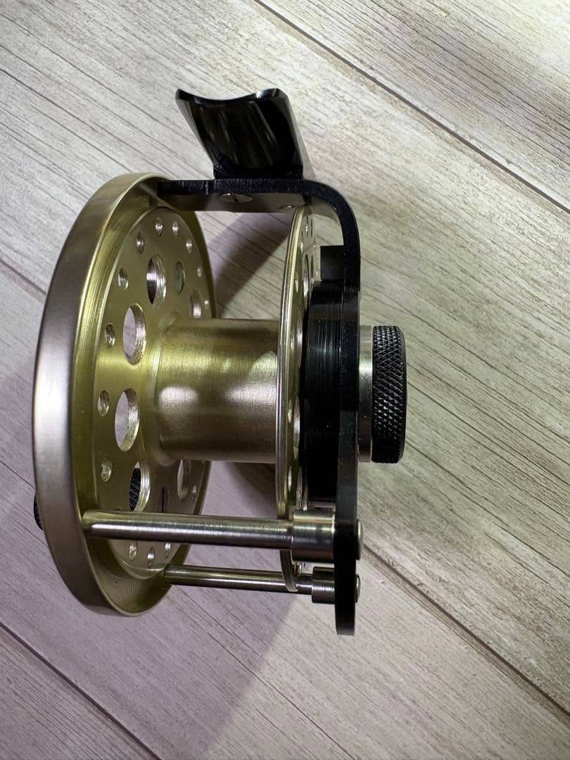 美品 STEEL FIN SPECTRA フライリール #4/5