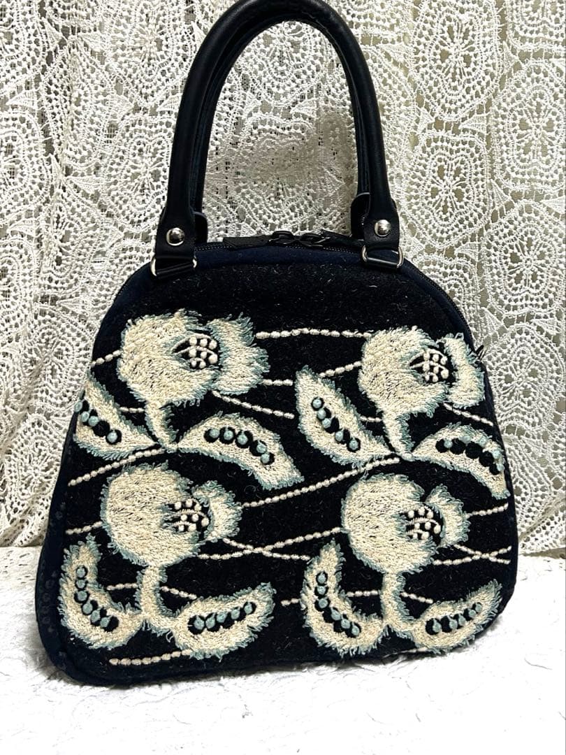 51210Aミナペルホネンハンドメイド　ブガッティラウンドバッグ