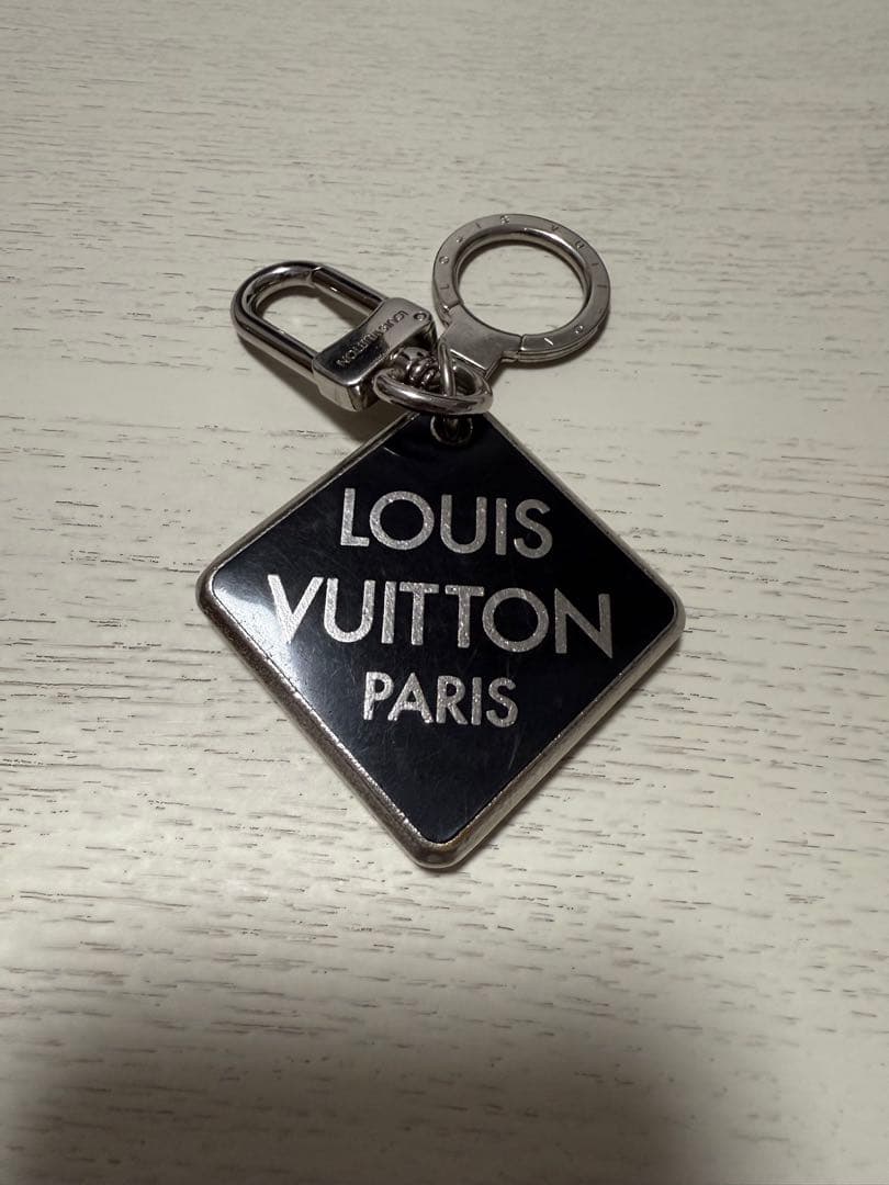 LOUIS VUITTON キーリング　キーホルダー　黒/シルバー