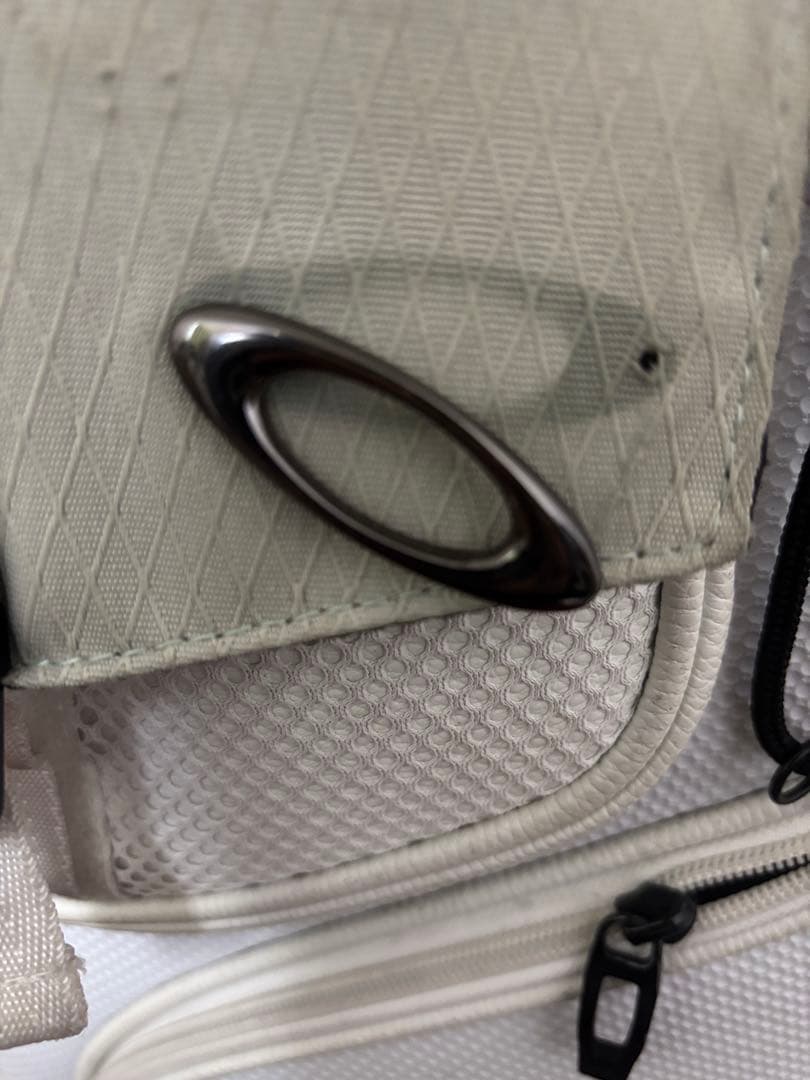 オークリー スカルデザイン　キャディバッグ　ホワイト