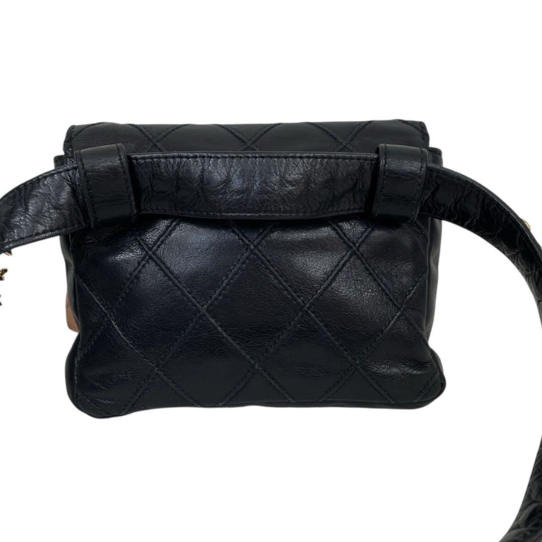 シャネル　ボディーバッグ　ウエストポーチ　マトラッセ　黒　ブラック　4996