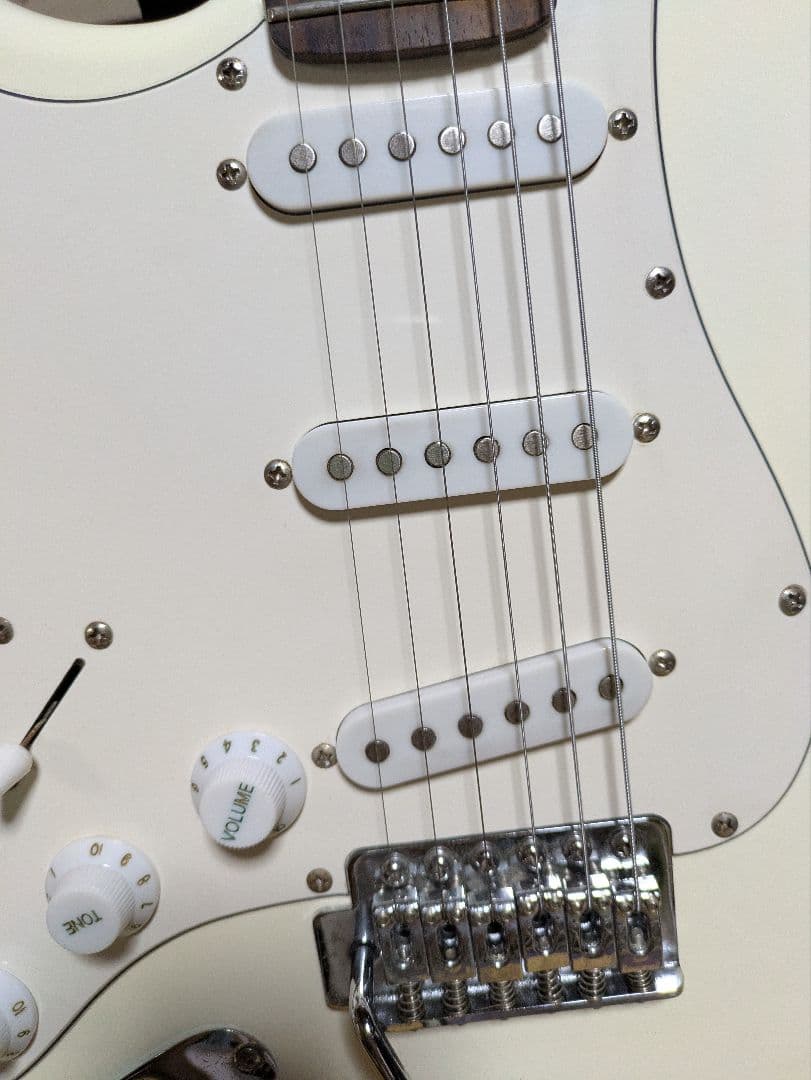 Bacchus 　エレキギター　バッカス　ストラト　レフティ　左利き　ホワイト