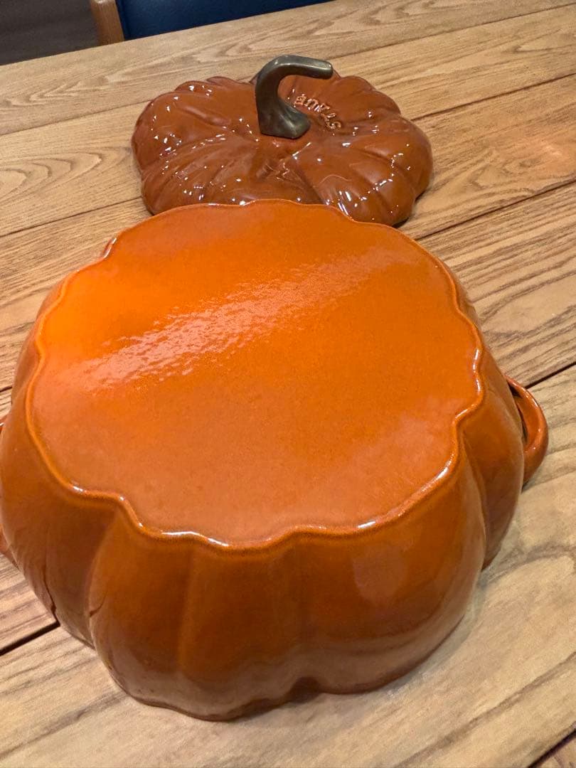 STAUB パンプキンココット シナモン 24cm