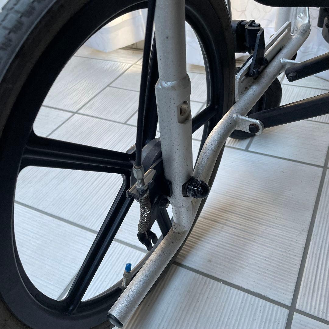 ♿️限定特価 介助式 立体3Ｄ構造で優しく腰を包む 軽量スリム 車椅子