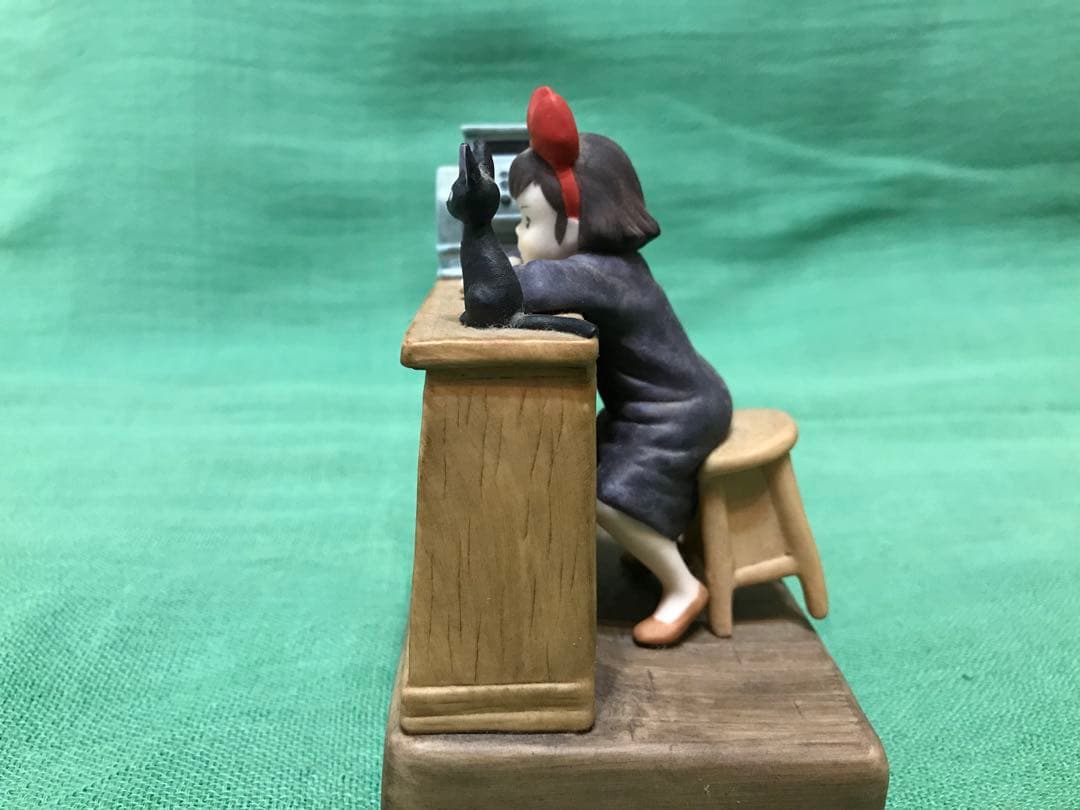 セキグチ ジブリ オルゴールコレクション キキ店番 魔女の宅急便　陶器　ドール