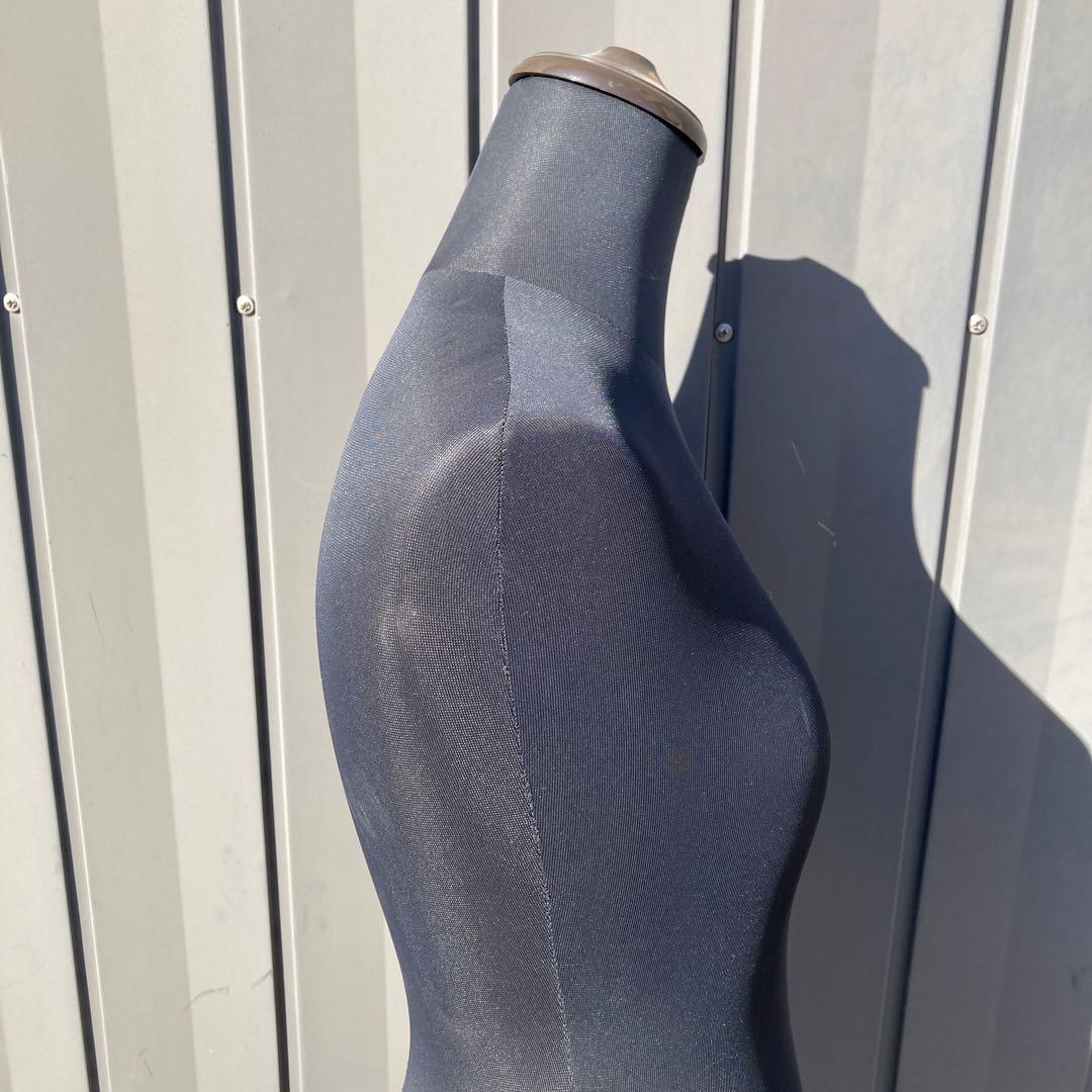 【美品】レディース トルソー マネキン 9号相当 ブラック 鉄脚ベース 土台なし