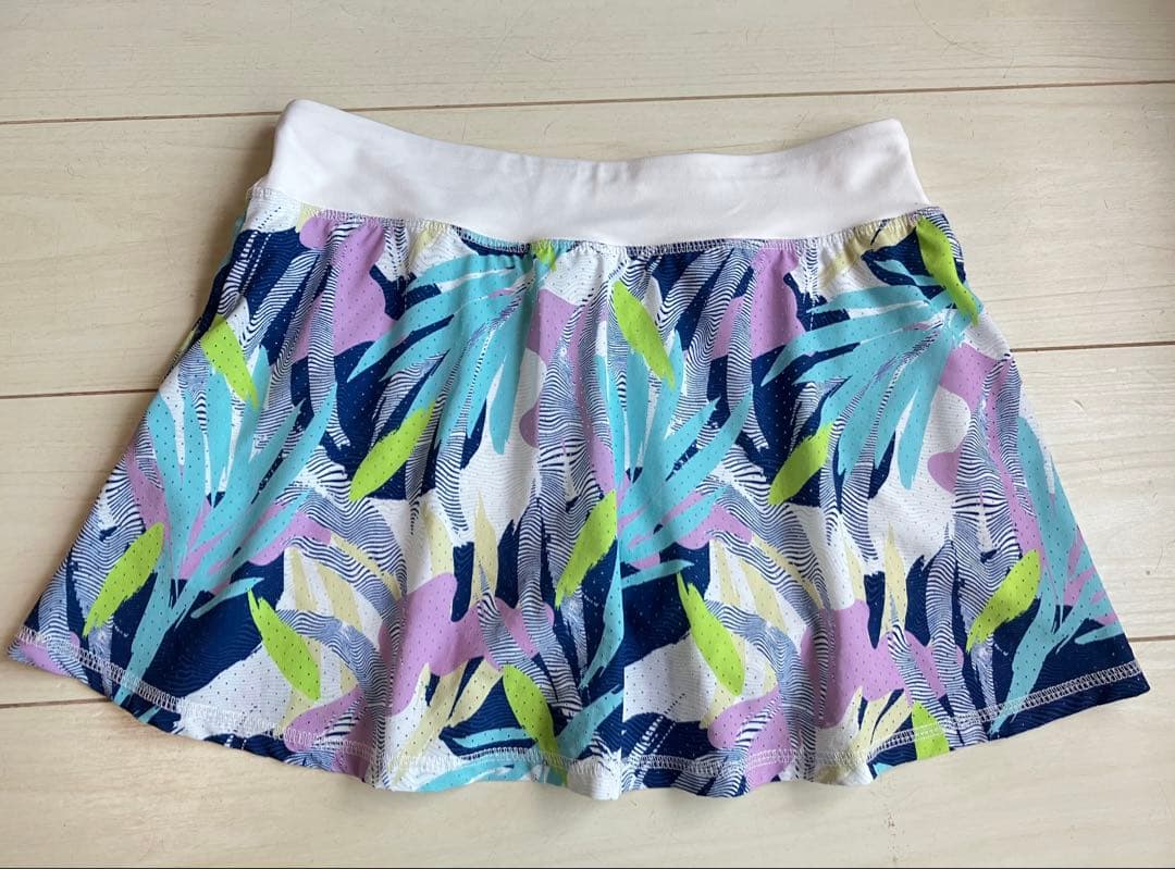 Lijaリージャ＊リーフ柄のフレアーシルエットが綺麗なスコートS