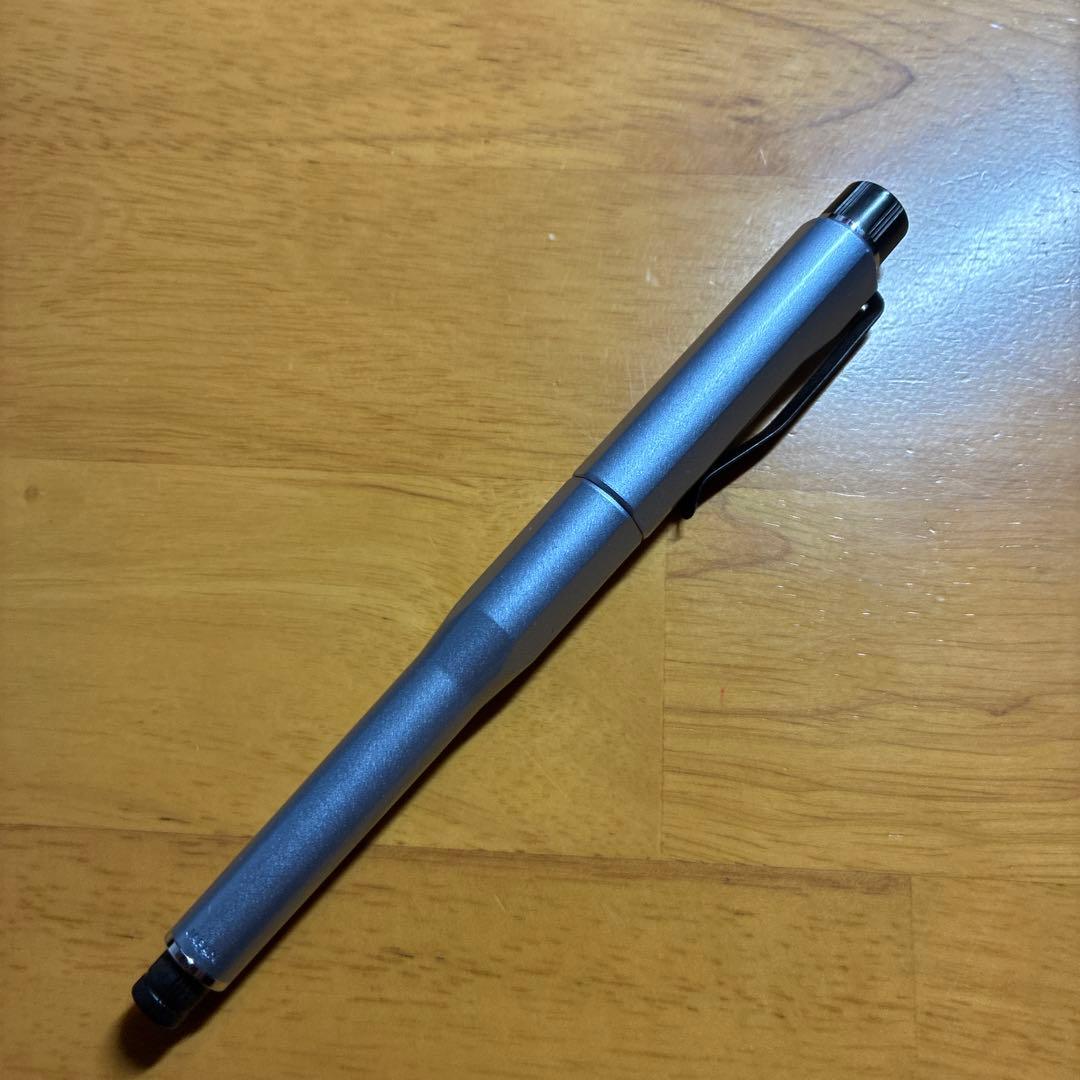 クルトガダイブ　カスケートブルー